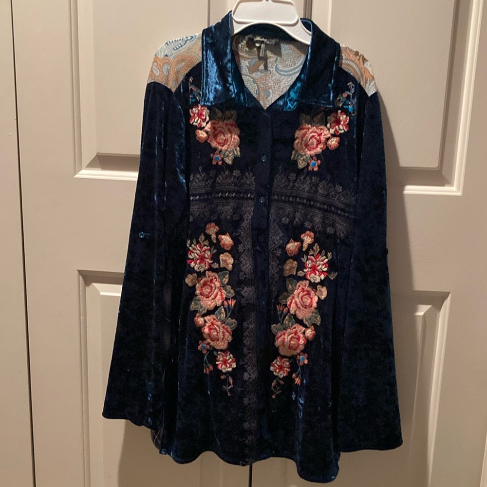 Andree crushed velvet mixed media full front button tunic.